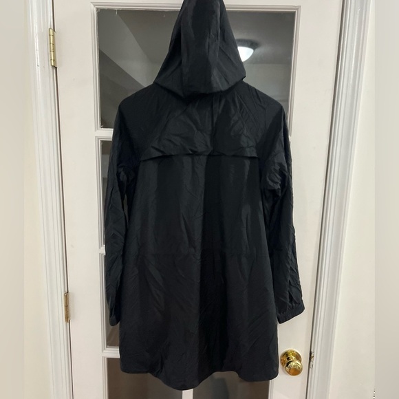 Lululemon Seek The Sky Jacket Packable - size 10 - Picture 4 of 6